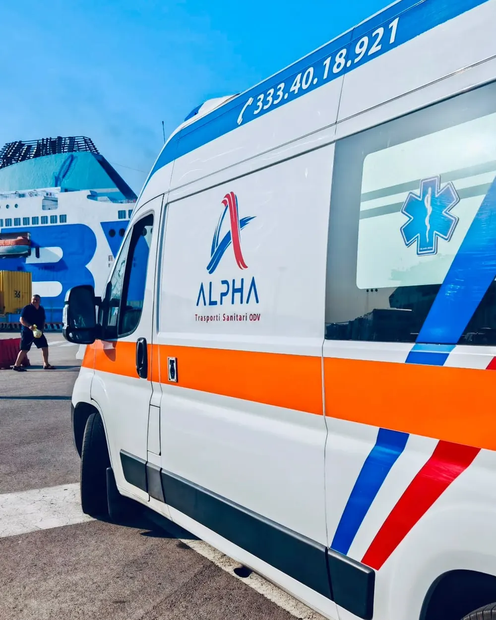 Ambulanza ALPHA pronta alla partenza per un trasporto sanitario programmato